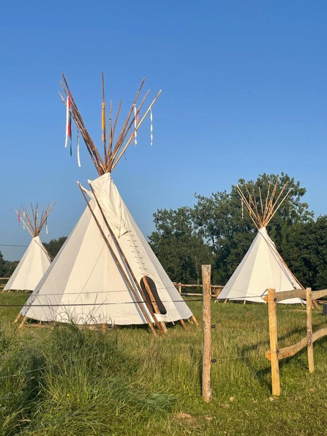 Terra-Tipike, Tipi A La Ferme Entre Terre Et Mer Trébry Buitenkant foto