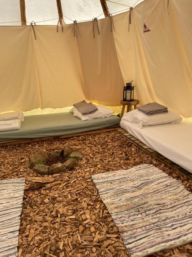 Terra-Tipike, Tipi A La Ferme Entre Terre Et Mer Trébry Buitenkant foto