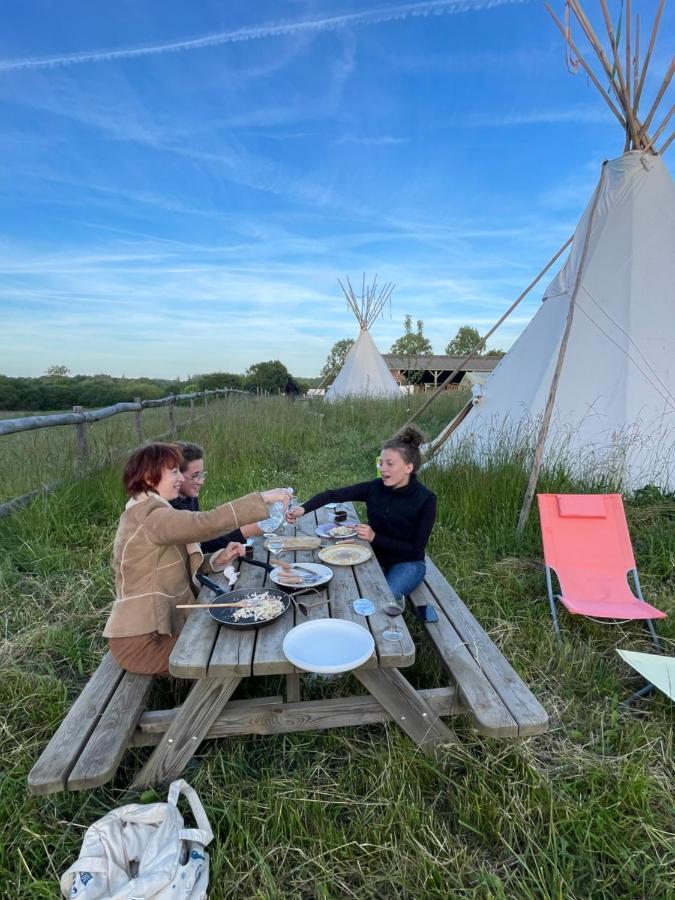 Terra-Tipike, Tipi A La Ferme Entre Terre Et Mer Trébry Buitenkant foto
