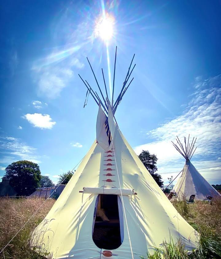 Terra-Tipike, Tipi A La Ferme Entre Terre Et Mer Trébry Buitenkant foto